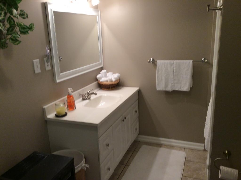 N' This On The Bay -Vacation Suite Wiarton Eksteriør billede