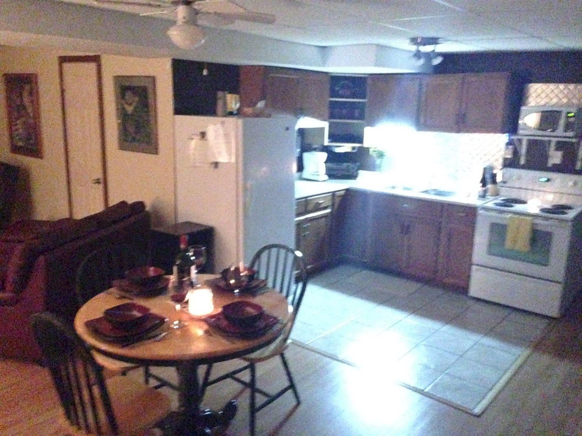 N' This On The Bay -Vacation Suite Wiarton Eksteriør billede