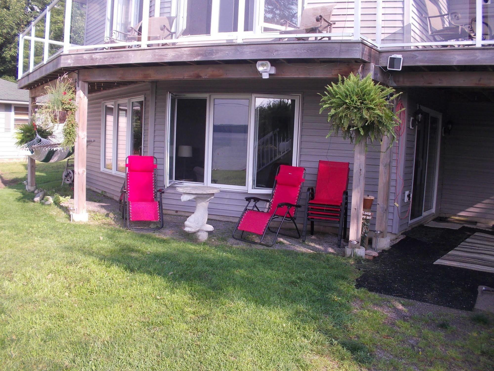 N' This On The Bay -Vacation Suite Wiarton Eksteriør billede