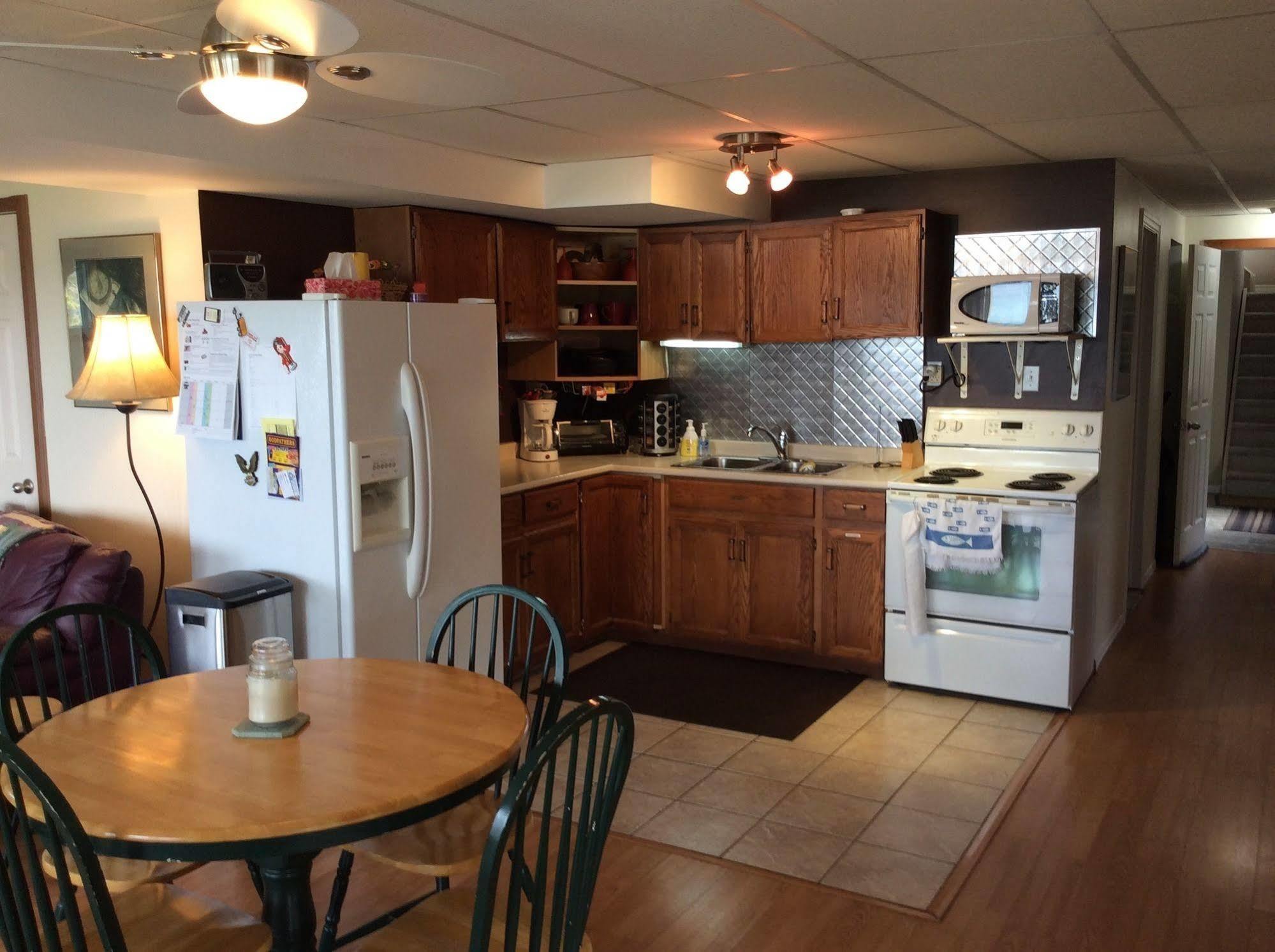 N' This On The Bay -Vacation Suite Wiarton Eksteriør billede
