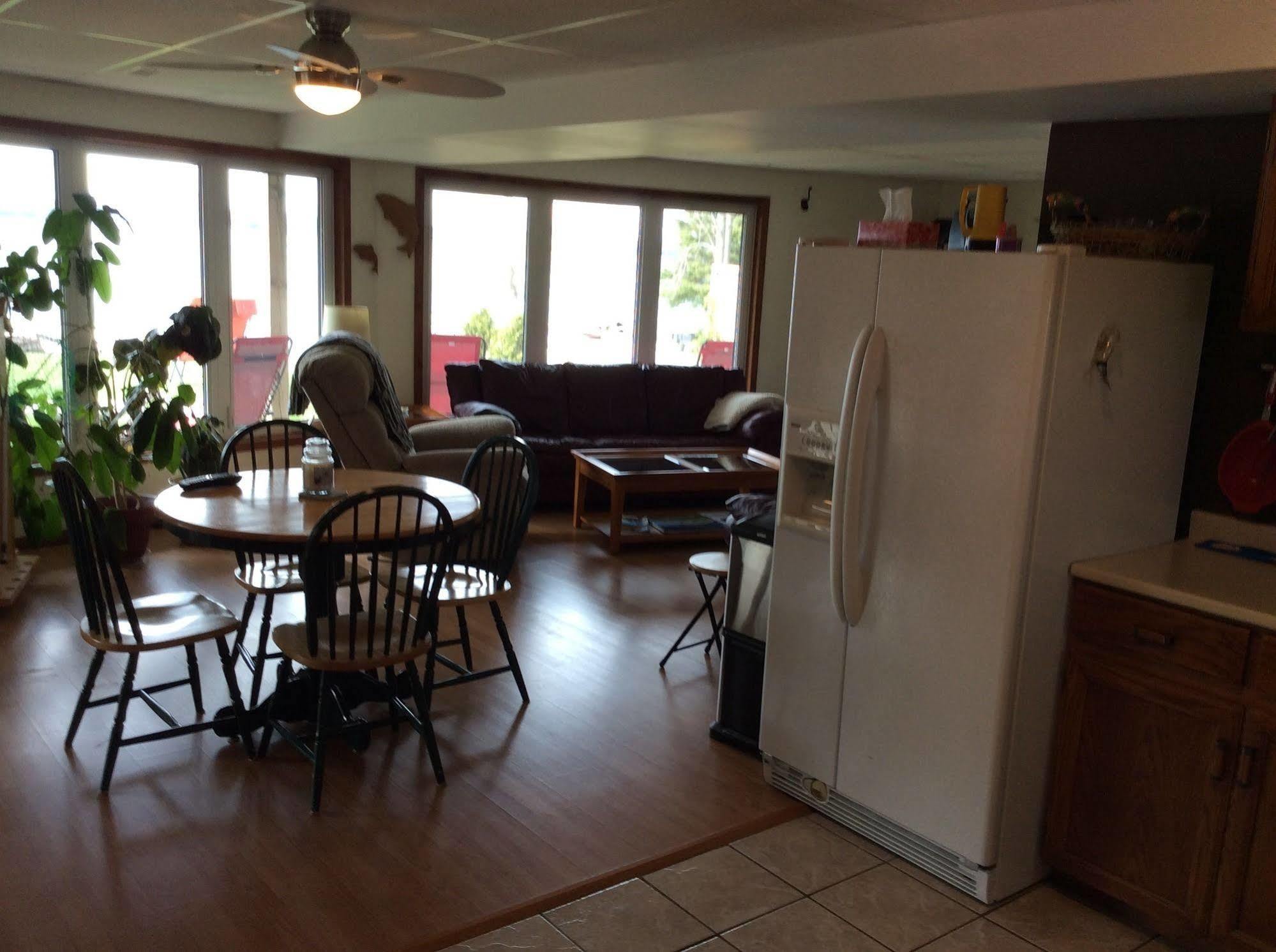 N' This On The Bay -Vacation Suite Wiarton Eksteriør billede